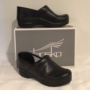 Dansko Wide Pro Box
